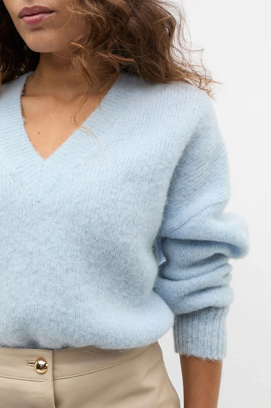 Winter Cashmere Knits You’ll Want to Live In This Season